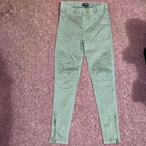 Women’s Beulah Olive Green Pants Size Medium
